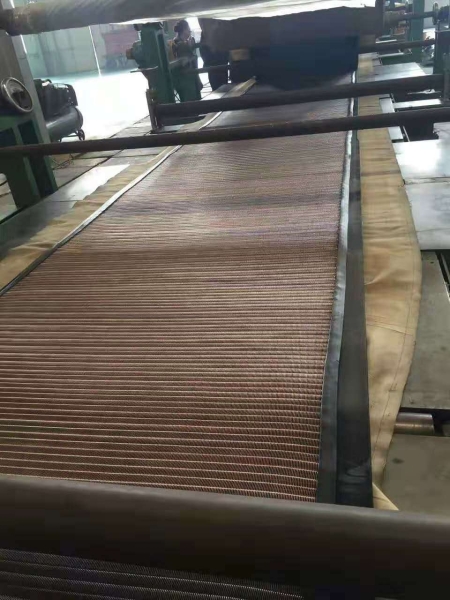 <b>什麽是金屬網芯輸送帶？</b>