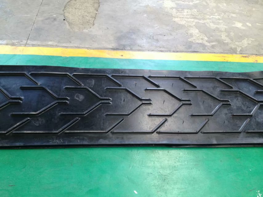 <b>花紋輸送（sòng）帶的特點和用途</b>